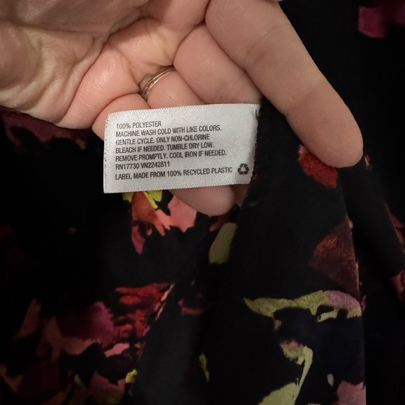 Ava & Viv - Floral Floral Blouse - Picture 4 of 5